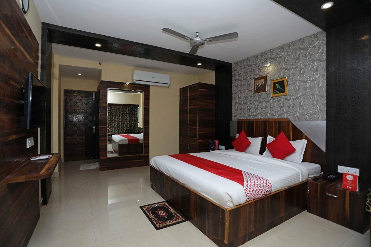 Oyo 4065 Hotel Richi Bhubaneswar Extérieur photo